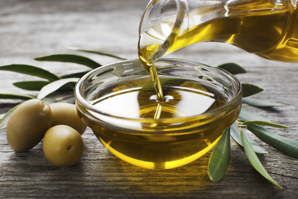 El aceite de oliva, una referencia para mantener la salud en nuestra dieta